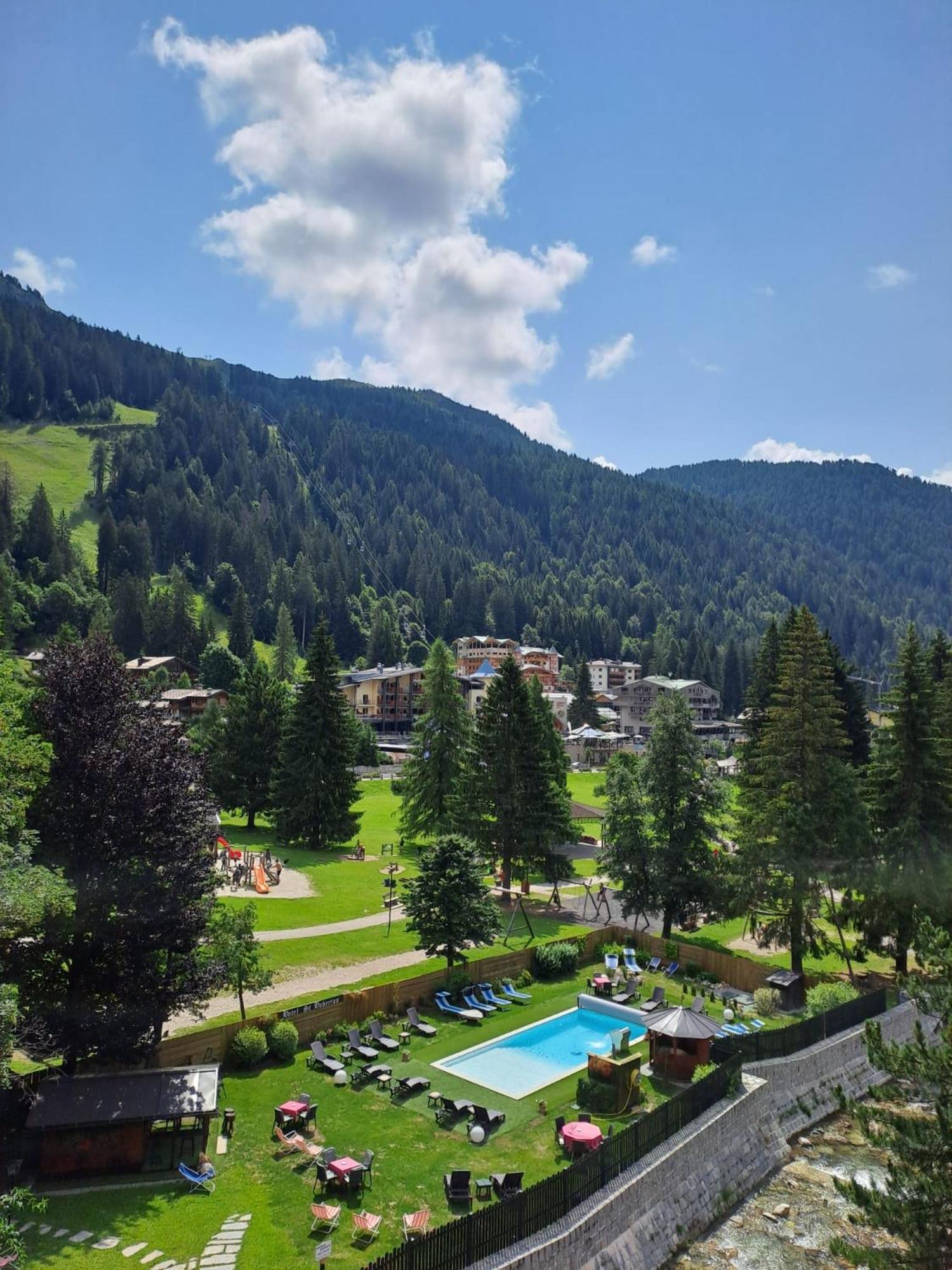 Hotel Garni St. Hubertus Madonna Exterior foto